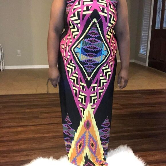 BLACK PLUS SIZE TRIBAL MAXI DRESS - Picture 4 of 4